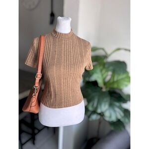 No Boundaries Size M (7-9) Mock Neck Ribbed Short Sleeve Crop Top